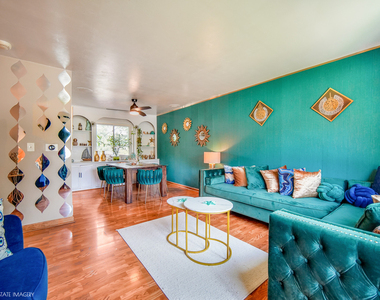 2905 Edgewood Parkway - Photo Thumbnail 2