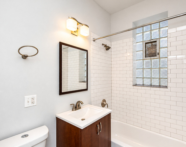 2747 W Augusta Boulevard - Photo Thumbnail 3