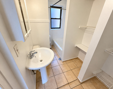 1135 W Lunt Avenue - Photo Thumbnail 3