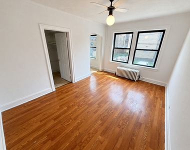 1135 W Lunt Avenue - Photo Thumbnail 1