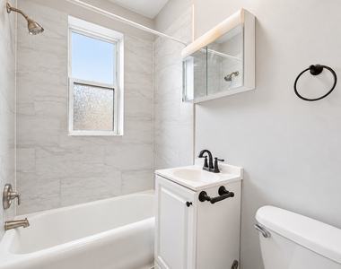 6912 N Ashland Boulevard - Photo Thumbnail 3