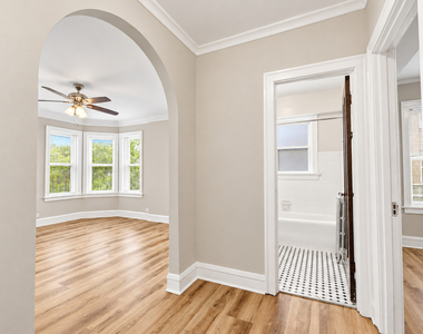 6748 N Ashland Avenue - Photo Thumbnail 5