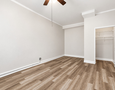 6748 N Ashland Avenue - Photo Thumbnail 3