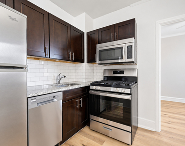 6748 N Ashland Avenue - Photo Thumbnail 1