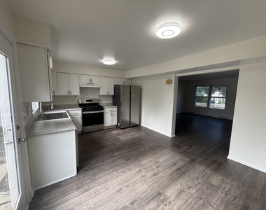 61 Gates Street - Photo Thumbnail 1