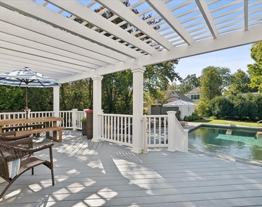 1094 Pine Street - Photo Thumbnail 8
