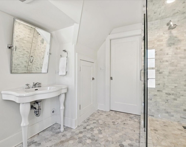 1094 Pine Street - Photo Thumbnail 18