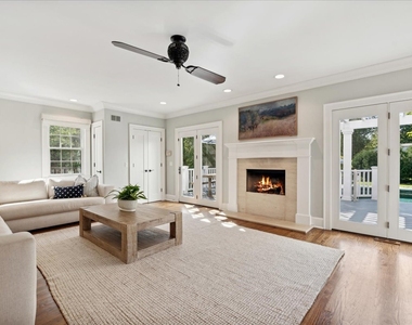 1094 Pine Street - Photo Thumbnail 6