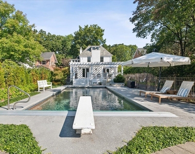 1094 Pine Street - Photo Thumbnail 20