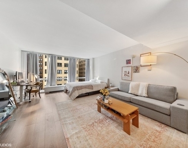 2400 N Lakeview Avenue - Photo Thumbnail 2