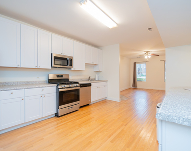 822 S Bishop Street - Photo Thumbnail 3