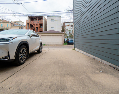 822 S Bishop Street - Photo Thumbnail 9