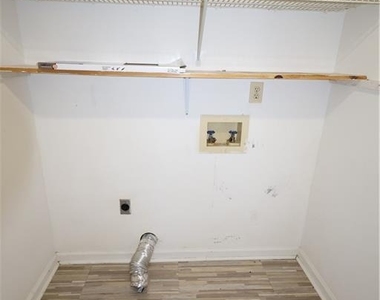 185 White Pines Drive - Photo Thumbnail 21