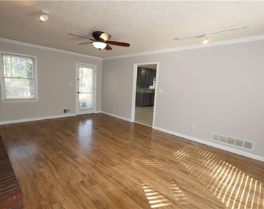 185 White Pines Drive - Photo Thumbnail 6