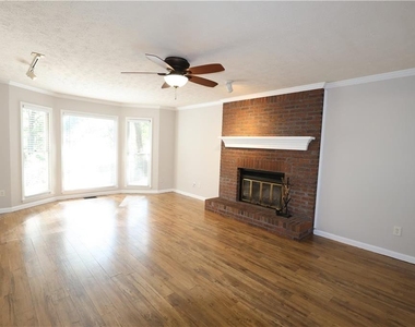 185 White Pines Drive - Photo Thumbnail 4