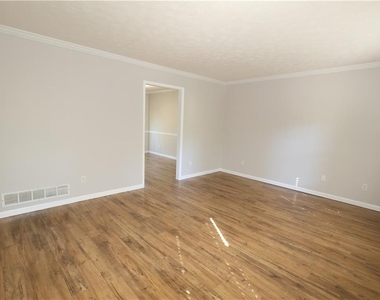 185 White Pines Drive - Photo Thumbnail 10
