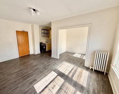 5309 N Winthrop Avenue - Photo Thumbnail 4
