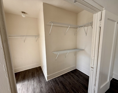5309 N Winthrop Avenue - Photo Thumbnail 5