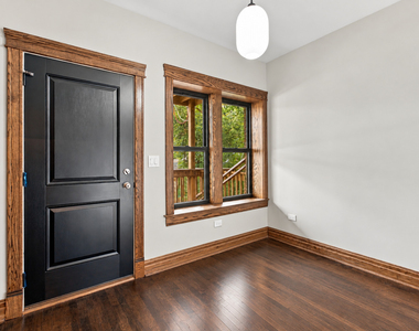 5847 N Magnolia Avenue - Photo Thumbnail 8