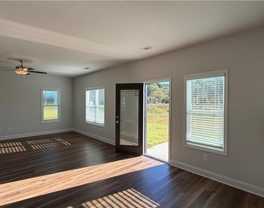 204 Strawberry Lane - Photo Thumbnail 13