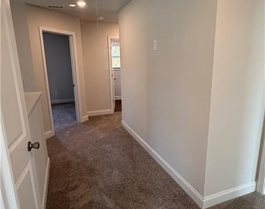 204 Strawberry Lane - Photo Thumbnail 23