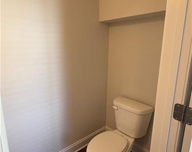 204 Strawberry Lane - Photo Thumbnail 5