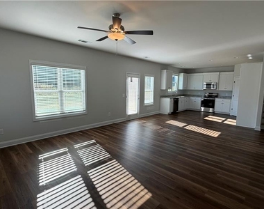204 Strawberry Lane - Photo Thumbnail 8