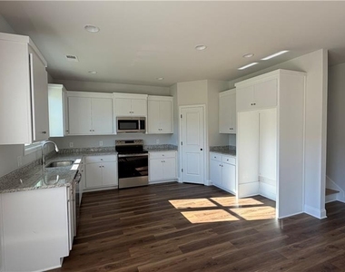 204 Strawberry Lane - Photo Thumbnail 11