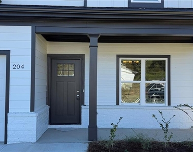 204 Strawberry Lane - Photo Thumbnail 2