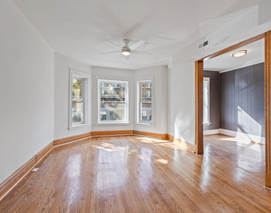 3122 W Fullerton Street - Photo Thumbnail 1