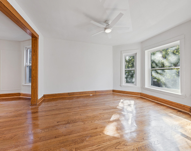 3122 W Fullerton Street - Photo Thumbnail 2