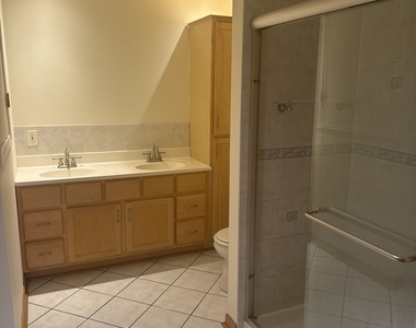 5721 Circle Drive - Photo Thumbnail 9