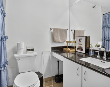 401 E Ontario Street - Photo Thumbnail 16