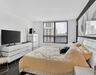 401 E Ontario Street - Photo Thumbnail 6