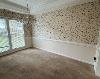 4250 Ivy Run Circle - Photo Thumbnail 2
