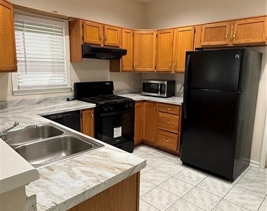 4250 Ivy Run Circle - Photo Thumbnail 4