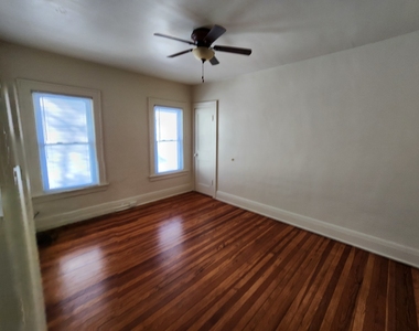 680 S Chicago Avenue - Photo Thumbnail 5