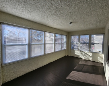 680 S Chicago Avenue - Photo Thumbnail 8