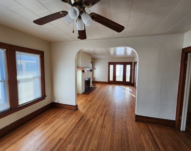 680 S Chicago Avenue - Photo Thumbnail 4