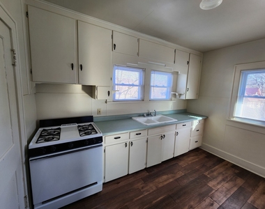 680 S Chicago Avenue - Photo Thumbnail 1