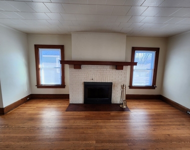 680 S Chicago Avenue - Photo Thumbnail 2