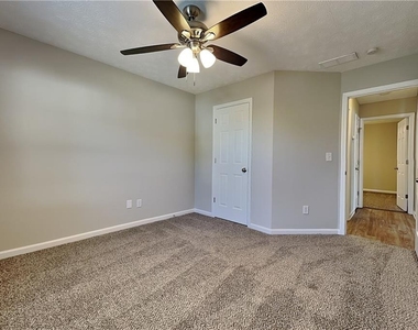 4332 Beaverton Circle - Photo Thumbnail 12