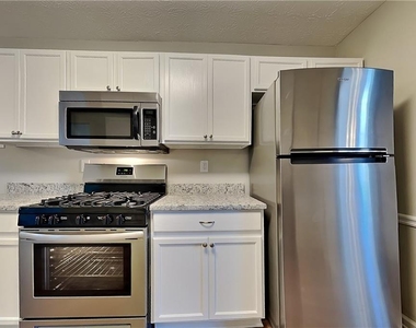 4332 Beaverton Circle - Photo Thumbnail 3
