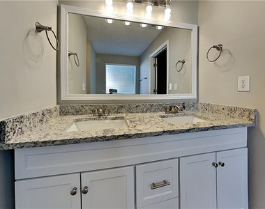 4332 Beaverton Circle - Photo Thumbnail 10
