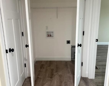375 Grand Oak Lane - Photo Thumbnail 3