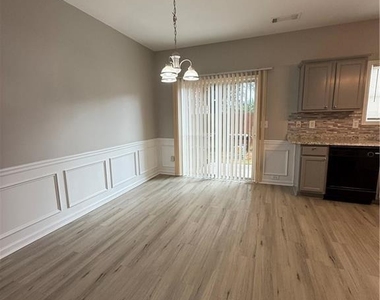 2179 Executive Drive - Photo Thumbnail 2