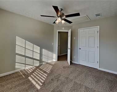 845 Clairidge Lane - Photo Thumbnail 15