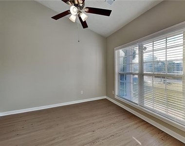 845 Clairidge Lane - Photo Thumbnail 3
