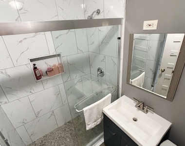 1228 Oak Avenue - Photo Thumbnail 3