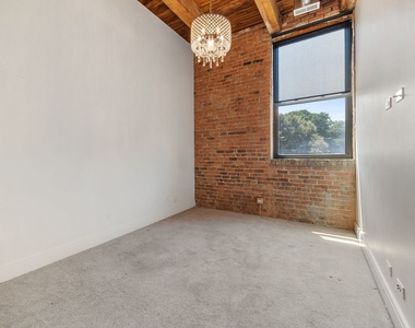 1600 S Jefferson Street - Photo Thumbnail 17
